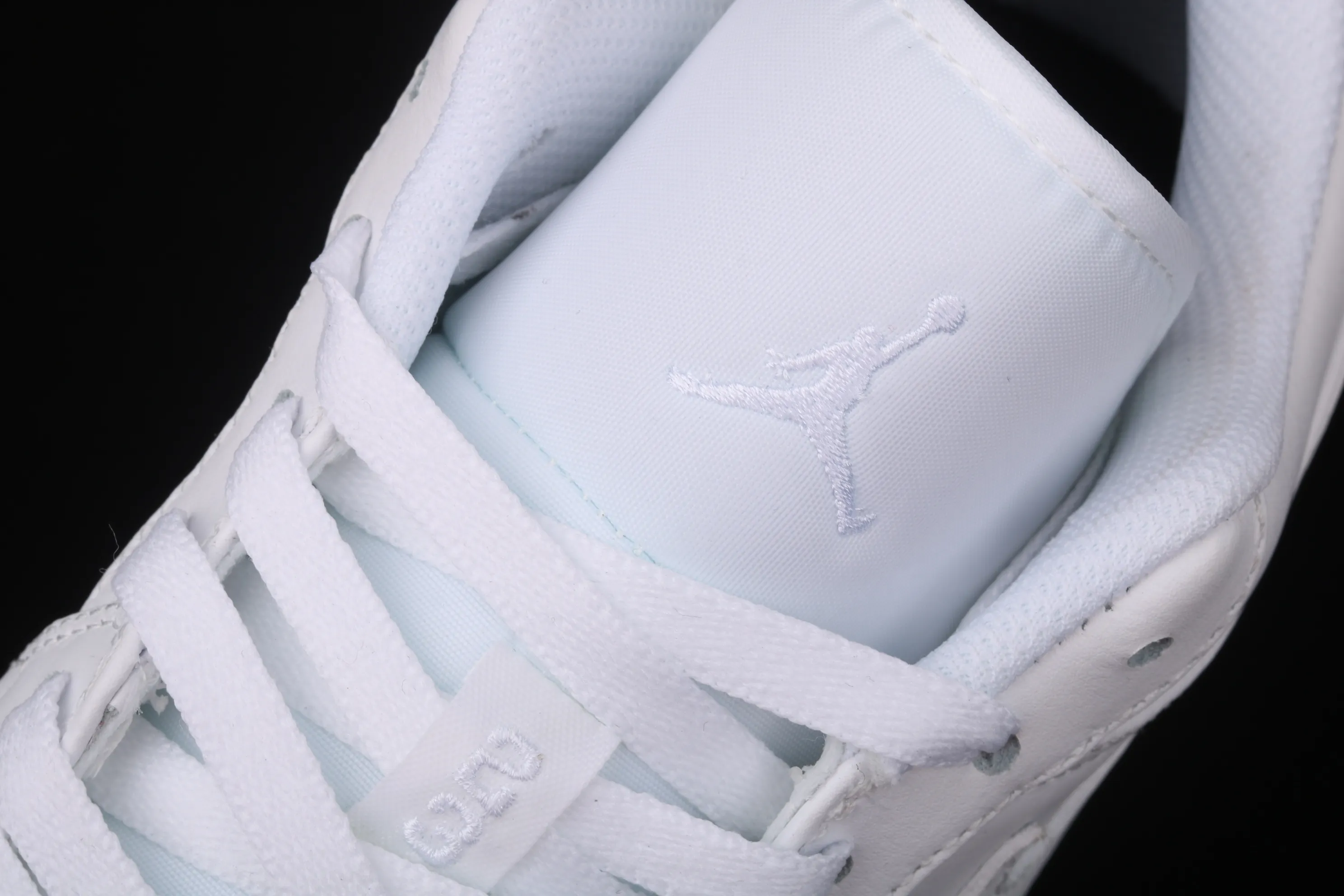 All categories Air Jordan Jordan series basketball shoes Air Jordan 1 Low New version Air Jordan 1 Low AJ1 Joe 1 low top leather cultural and leisure sports sneakers 553558-112
